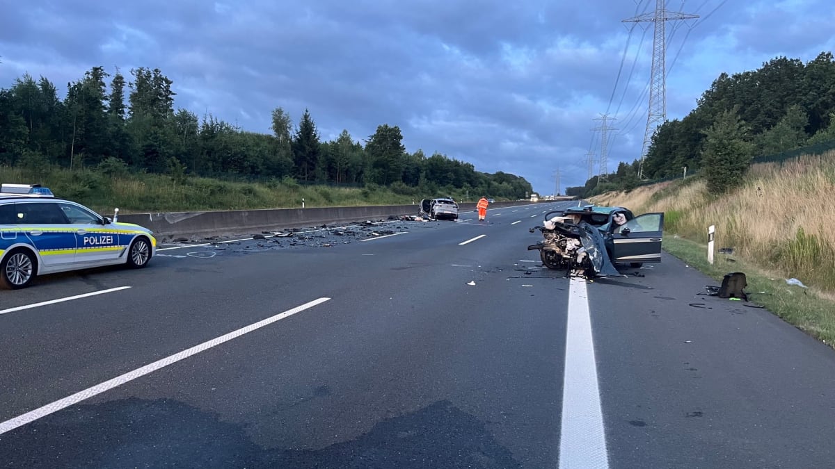 Holle – Falschfahrer auf A7 verursacht schweren Unfall