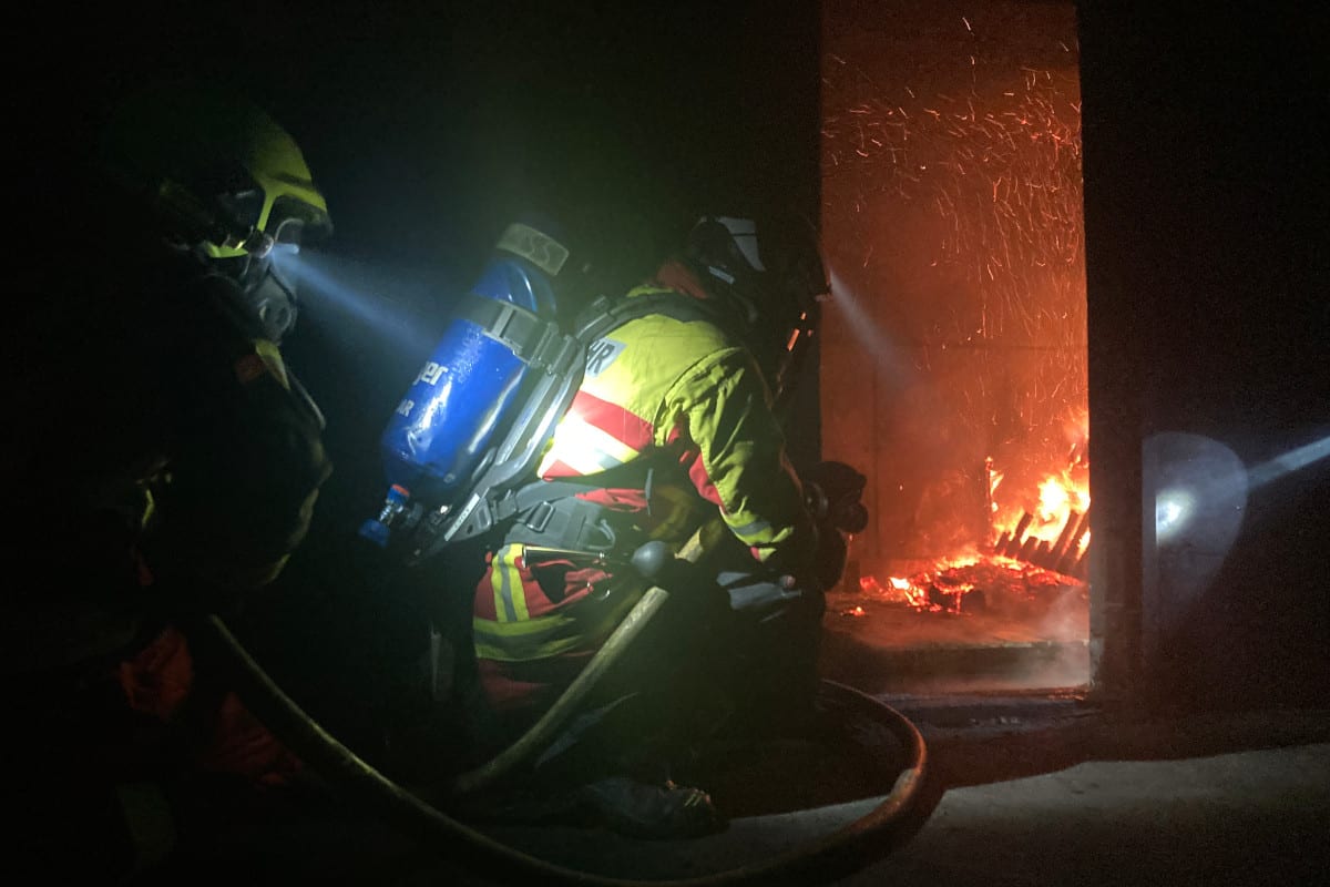 Kanton Uri – Feuerwehrkurse zu Einsätzen bei Waldbränden und Elektroautos