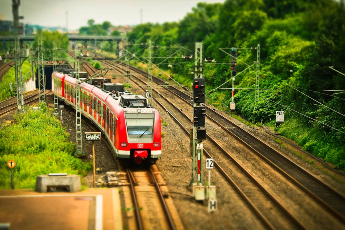 Im IC günstig nach Schwerin -  Vier Personen in Zugtoilette