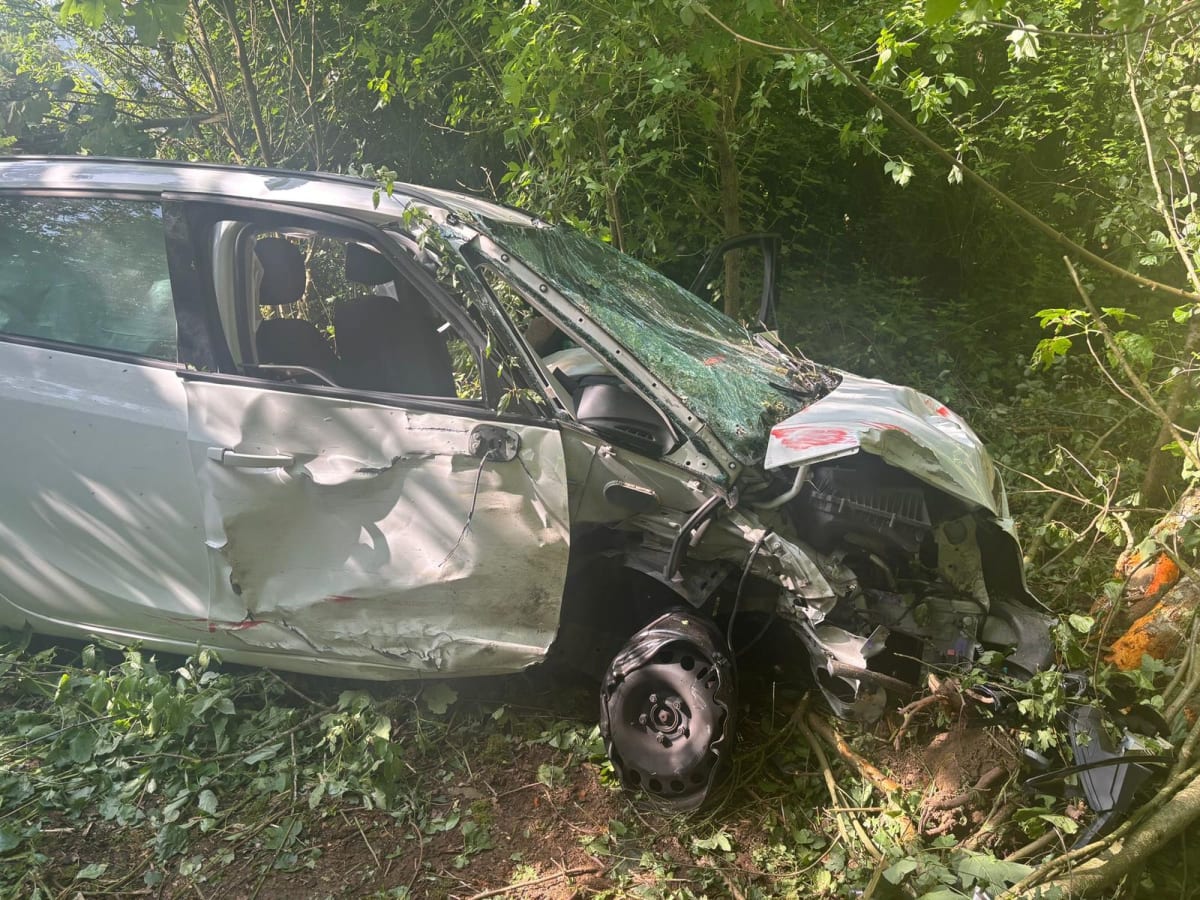 A22 Sissach BL – Flucht vor Polizei endet mit Unfall 