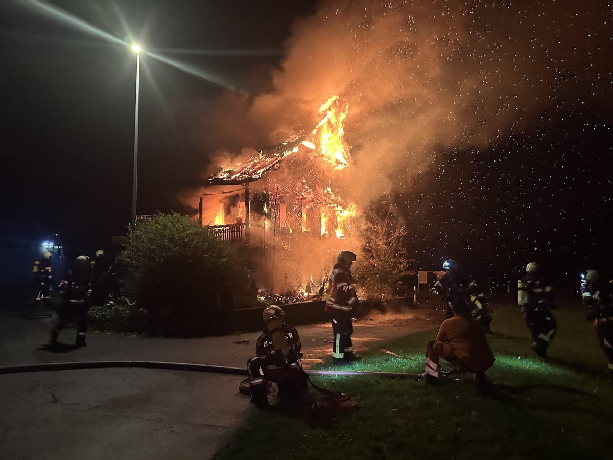 Altendorf SZ – Einfamilienhaus bei Brand vollständig zerstört