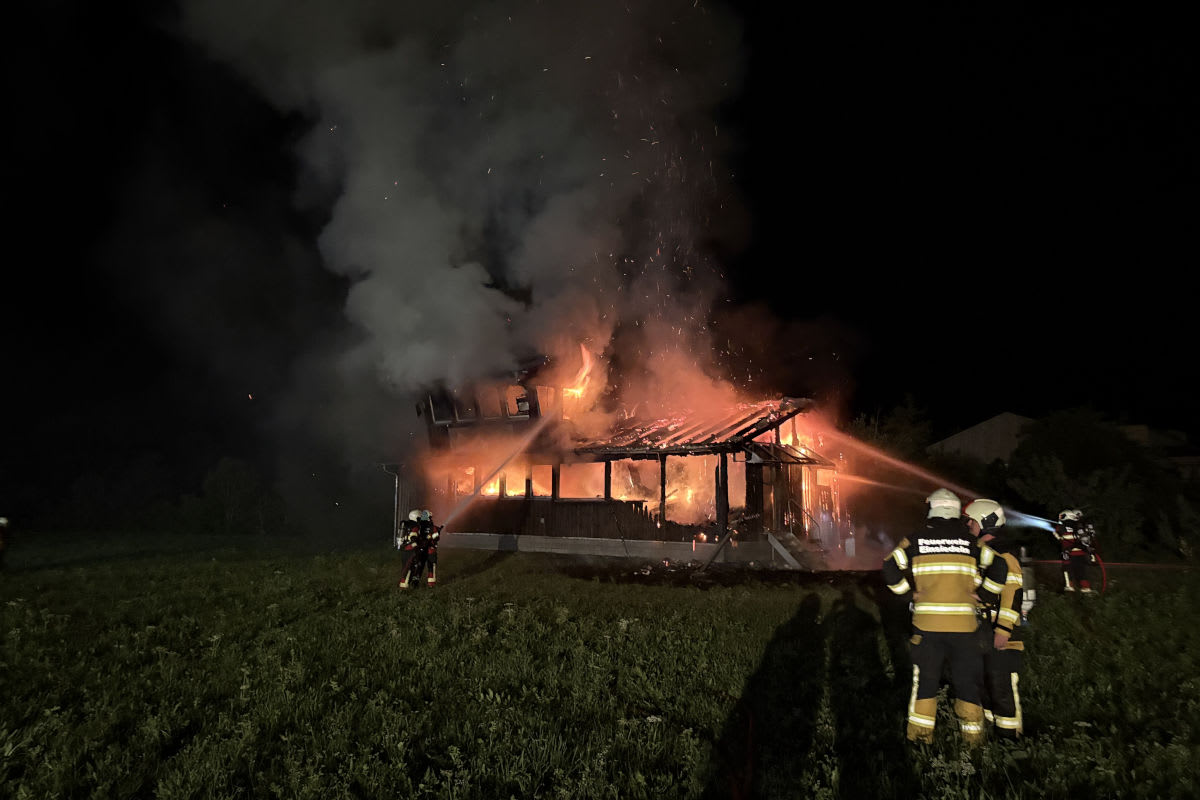 Einsiedeln SZ – Brand zerstört Vereinshaus