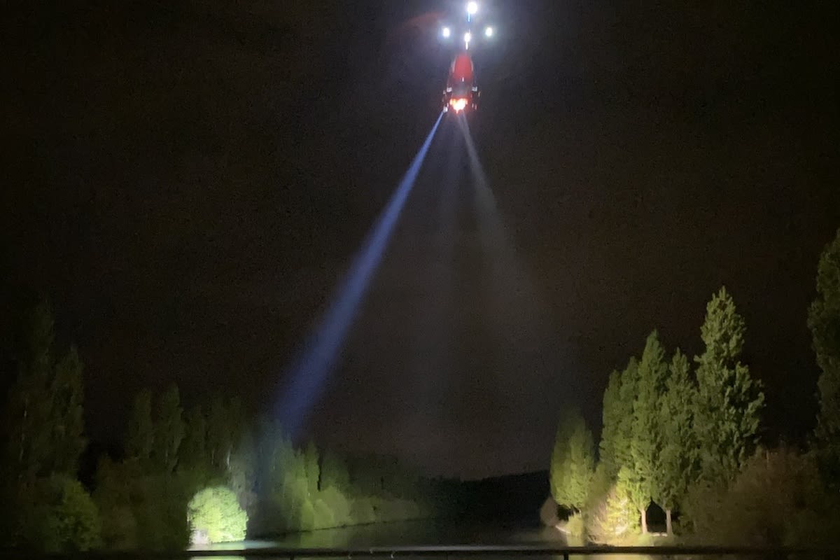 Winznau/Obergösgen SO - Helikopter während einer Vermisstensuche im Einsatz