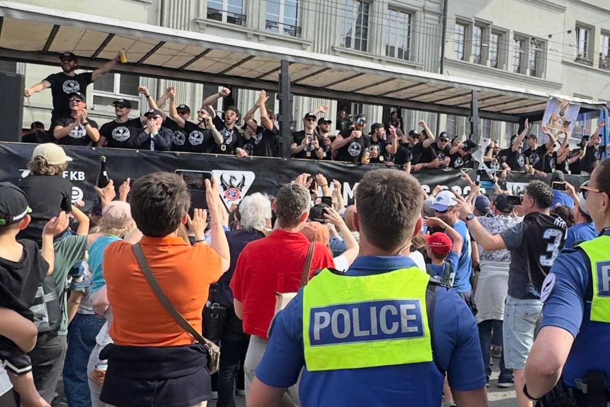 Freiburg – 80'000 Fans feiern den Meistertitel von Gottéron