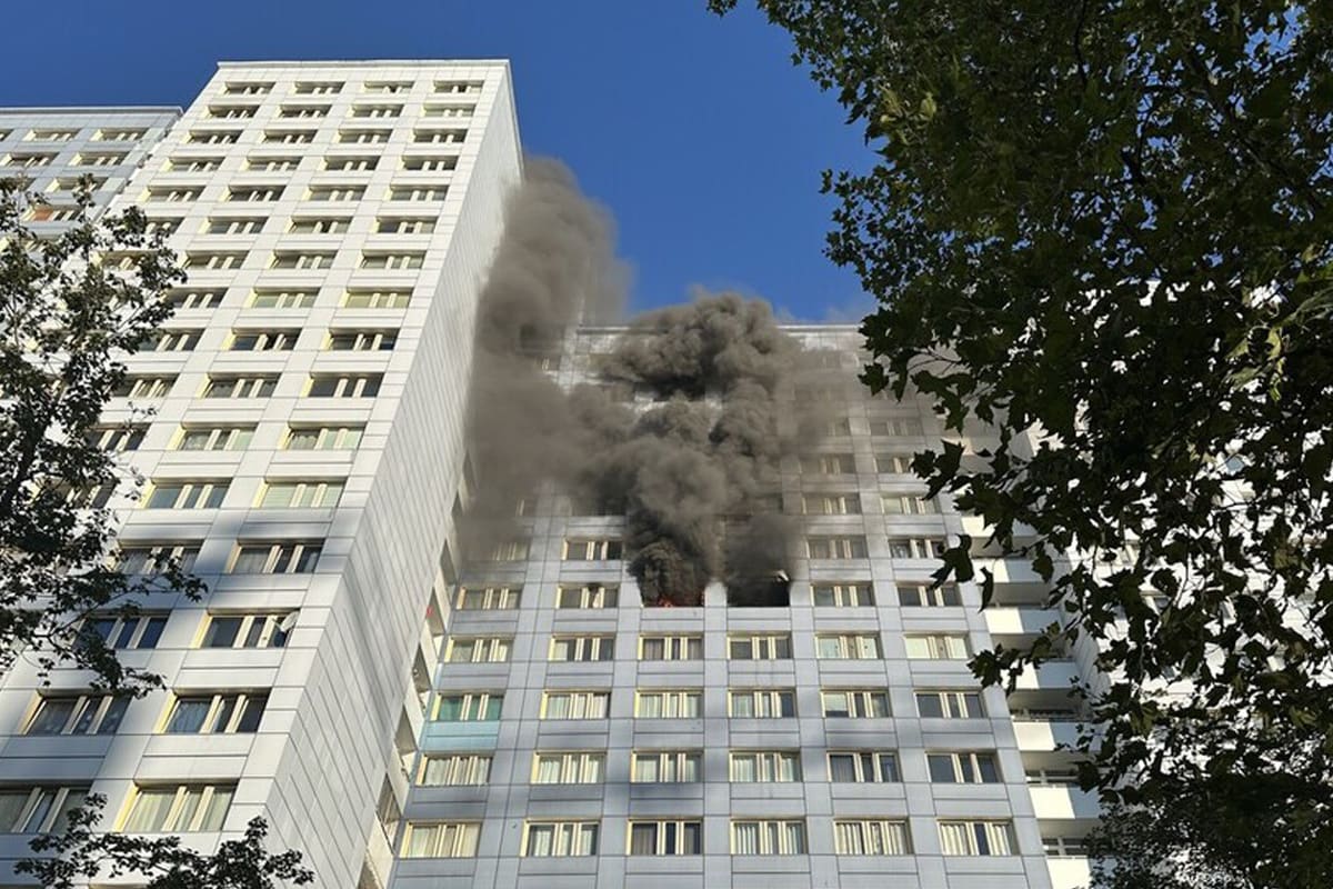 Berlin – 13 Verletzte nach Großbrand in Hochhaus