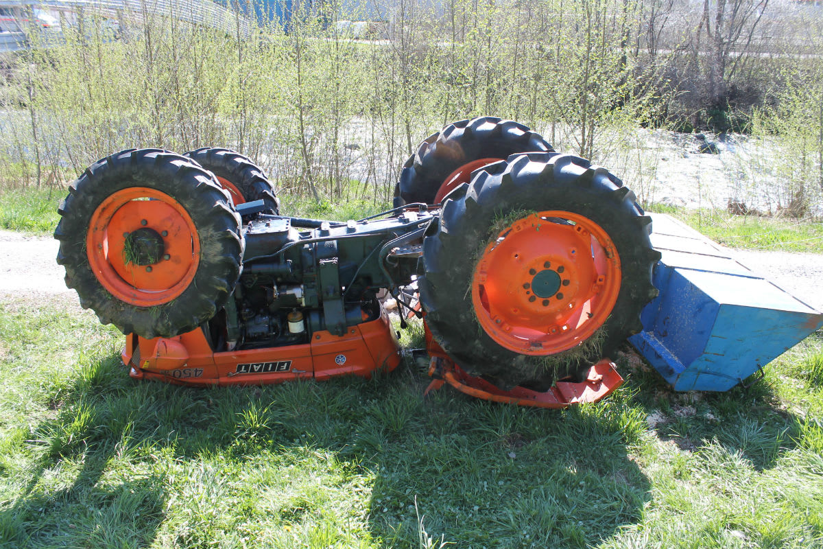 Appenzell AI - Mit Traktor Wiese hinuntergestürzt 