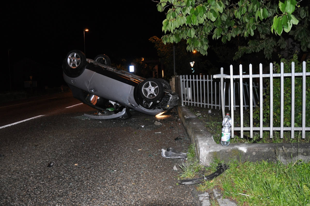 Grenchen SO – Auto bei Selbstunfall auf Dach gedreht – Lenkerin verletzt