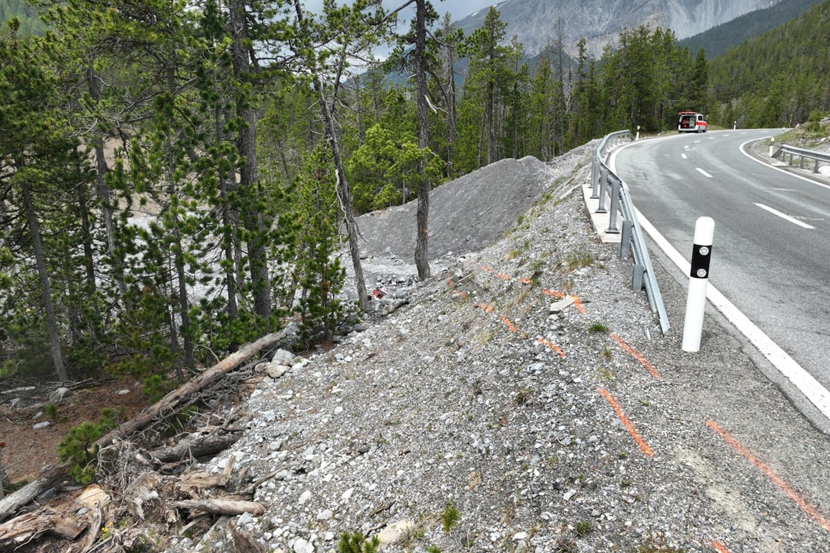 Zernez GR – Töfffahrer bei Sturz auf Ofenpass schwer verletzt