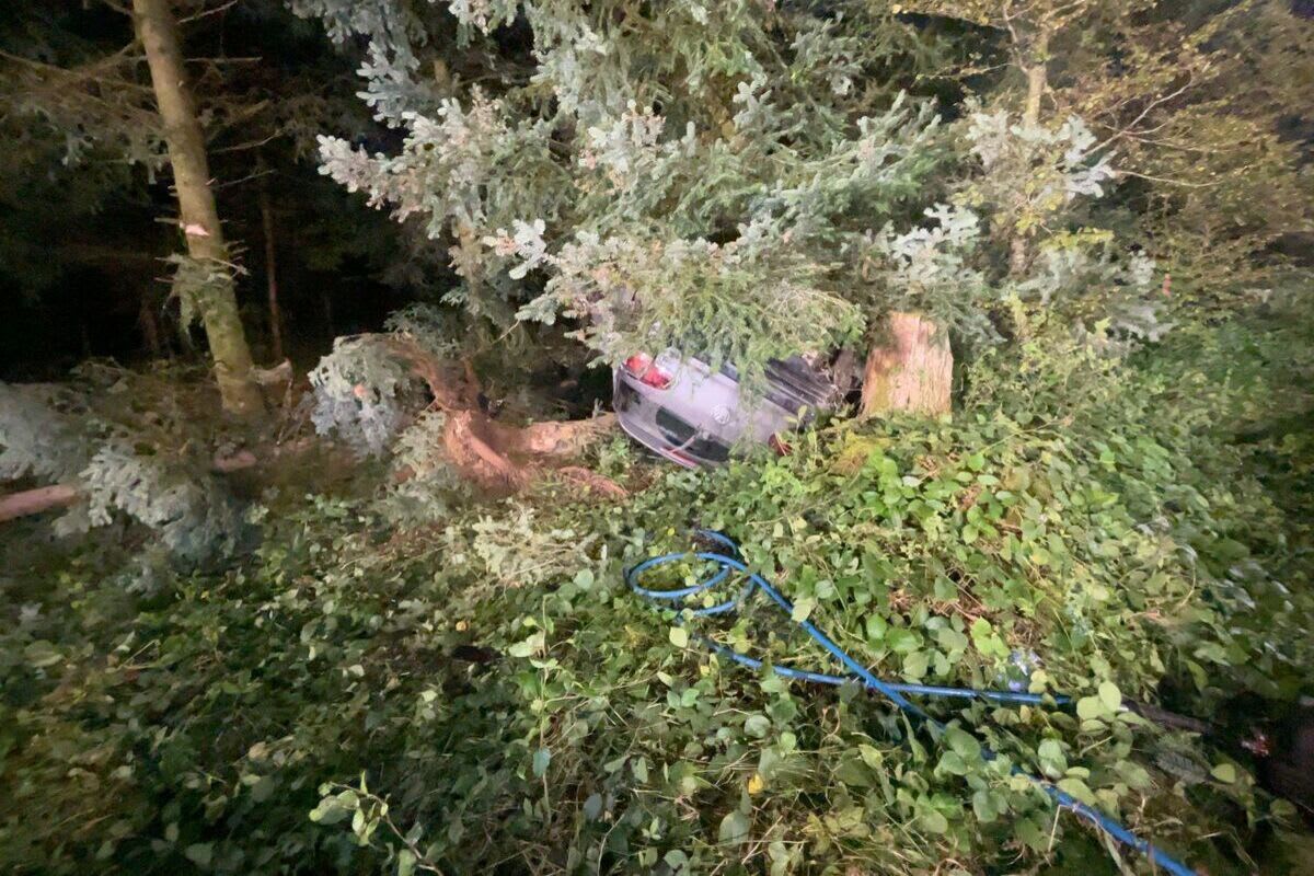 Neuendorf SO - Autofahrer (21) bei Unfall schwer verletzt