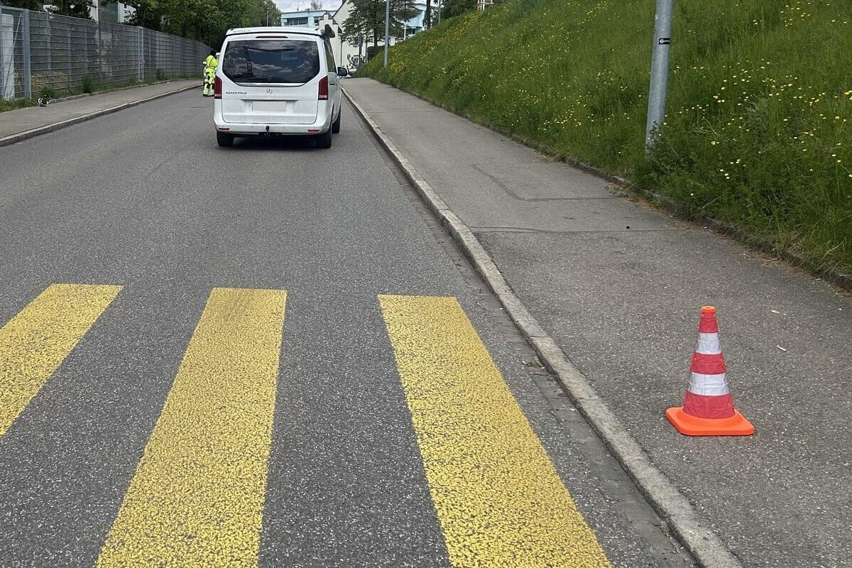 Stadt Schaffhausen – Fussgängerin bei Unfall von Auto erfasst