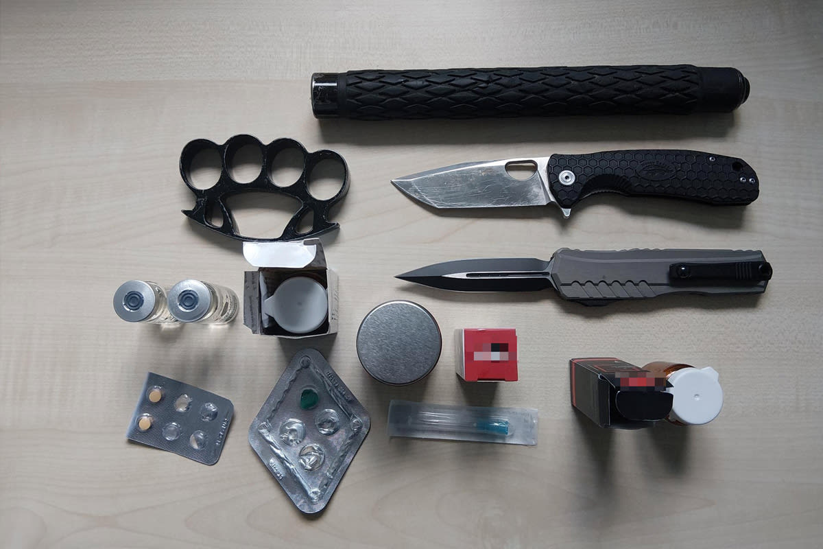 Bunde – Waffen und Anabolika bei Busreisendem entdeckt