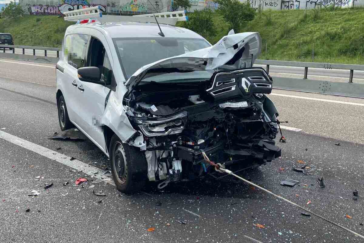 Wiedlisbach SO - Sperrung auf der A1 nach Auffahrunfall 