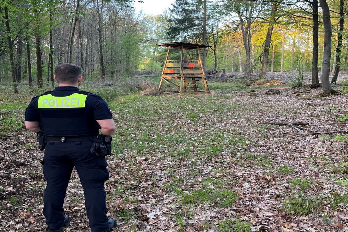 Bückeburg - Mann hilflos und gefesselt im Wald nach Date 