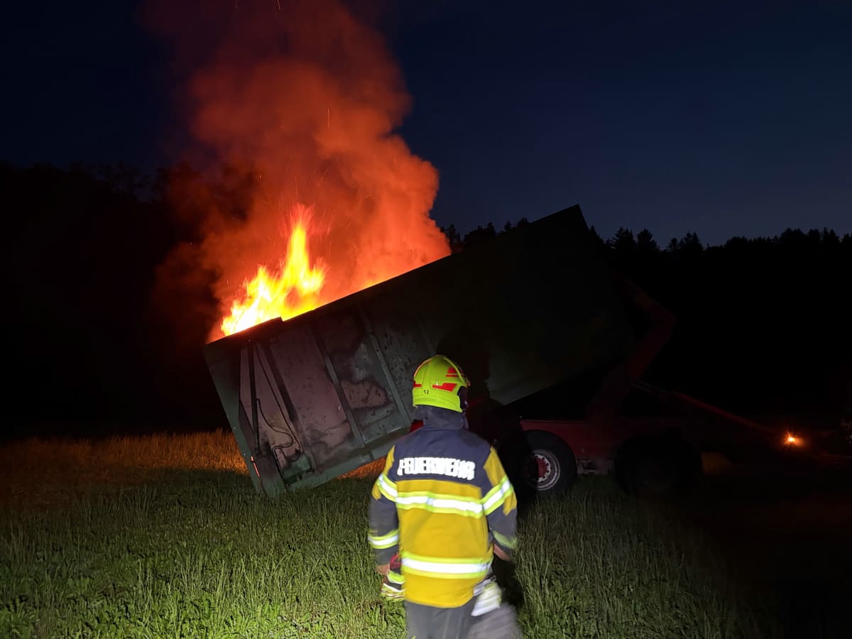 Lütisburg Station SG – Sperrgut-Mulde in Vollbrand