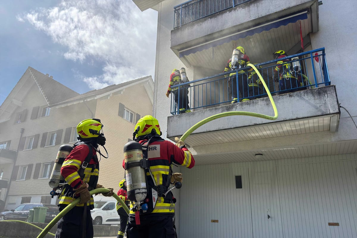 Risch Rotkreuz ZG – Brand an Holzfassade