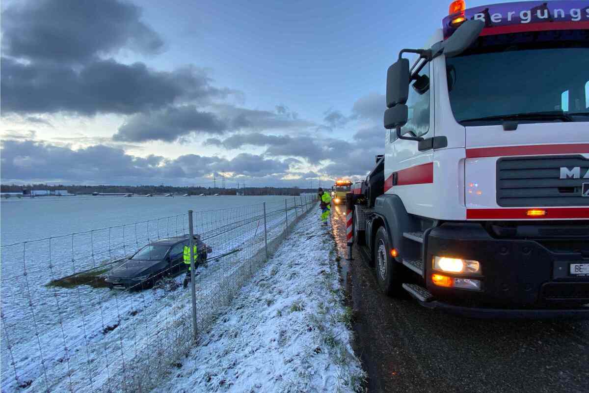Kanton Solothurn - Drei Verkehrsunfälle auf schneebedeckter Fahrbahn