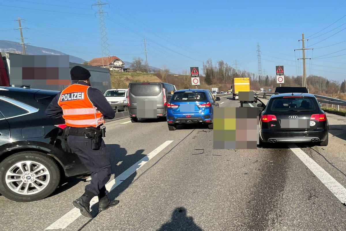 A1 Wangen an der Aare BE – Drei Auffahrkollisionen mit sechs beteiligten Fahrzeugen
