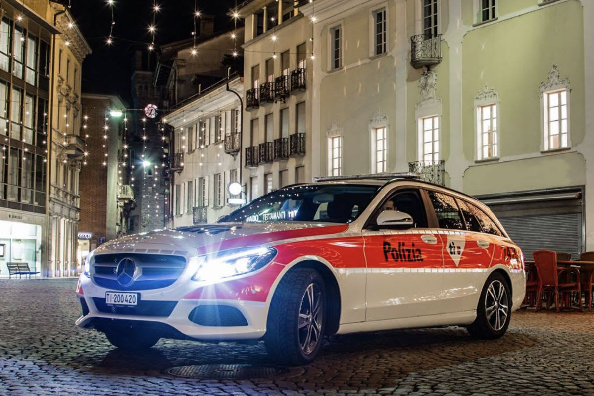 Stabio TI - Unbekannte sprengen Geldautomat