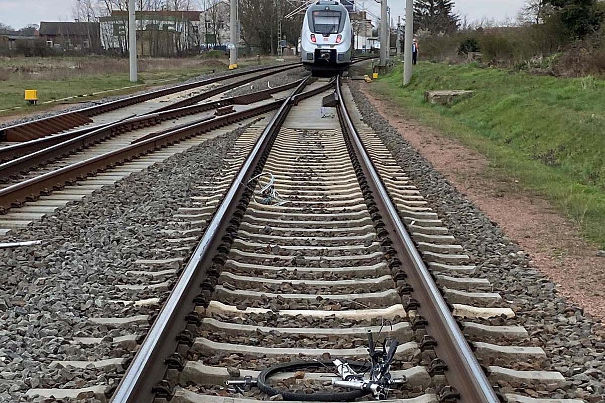 Piesteritz - Regionalbahn kollidiert mit Fahrrad