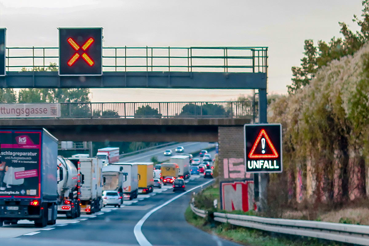 Friedberg A5 – Unfall nach Missachtung von Fahrstreifensperrung