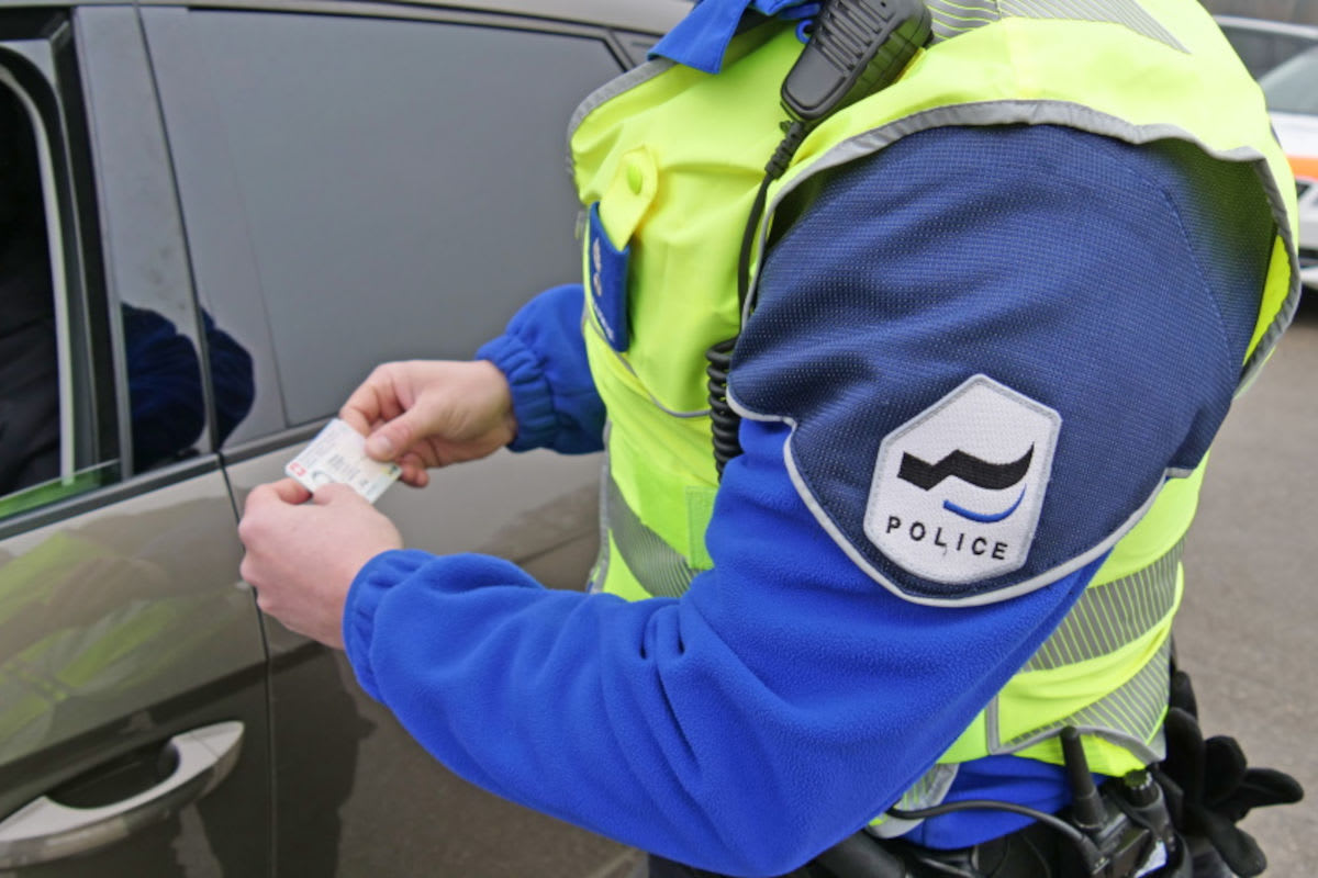 Epagny/Villars-sur-Glâne FR – Zwei fahrunfähige Lenker gestoppt
