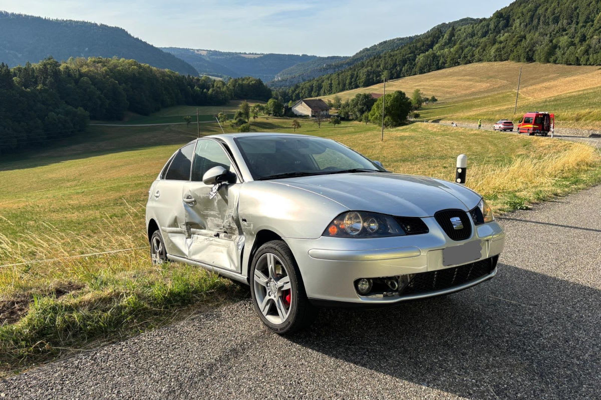 Saignelégier JU – Auto überschlägt sich nach Unfall mehrfach