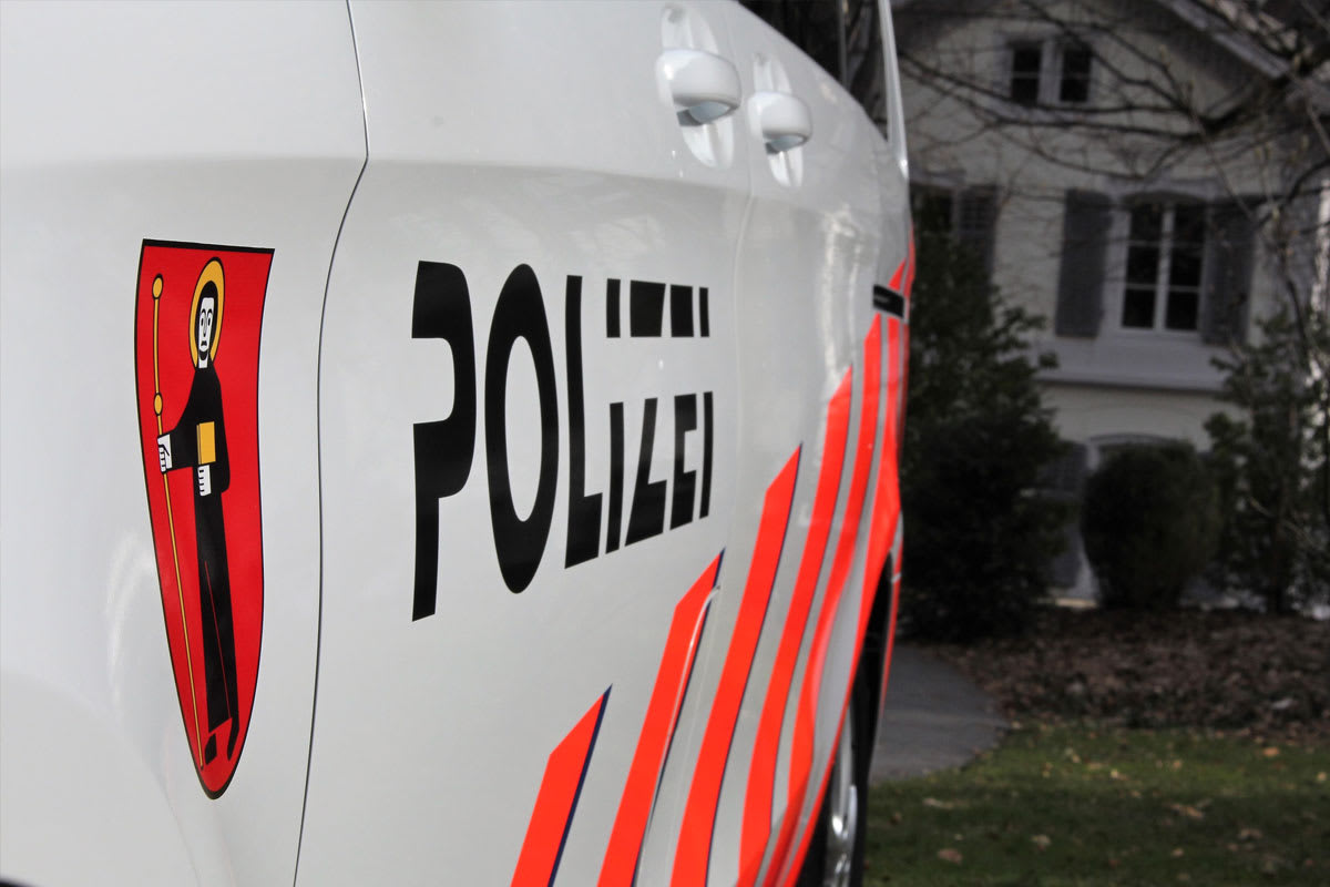 Näfels GL – Jugendlicher Lenker (17) ohne Führerausweis flüchtet
