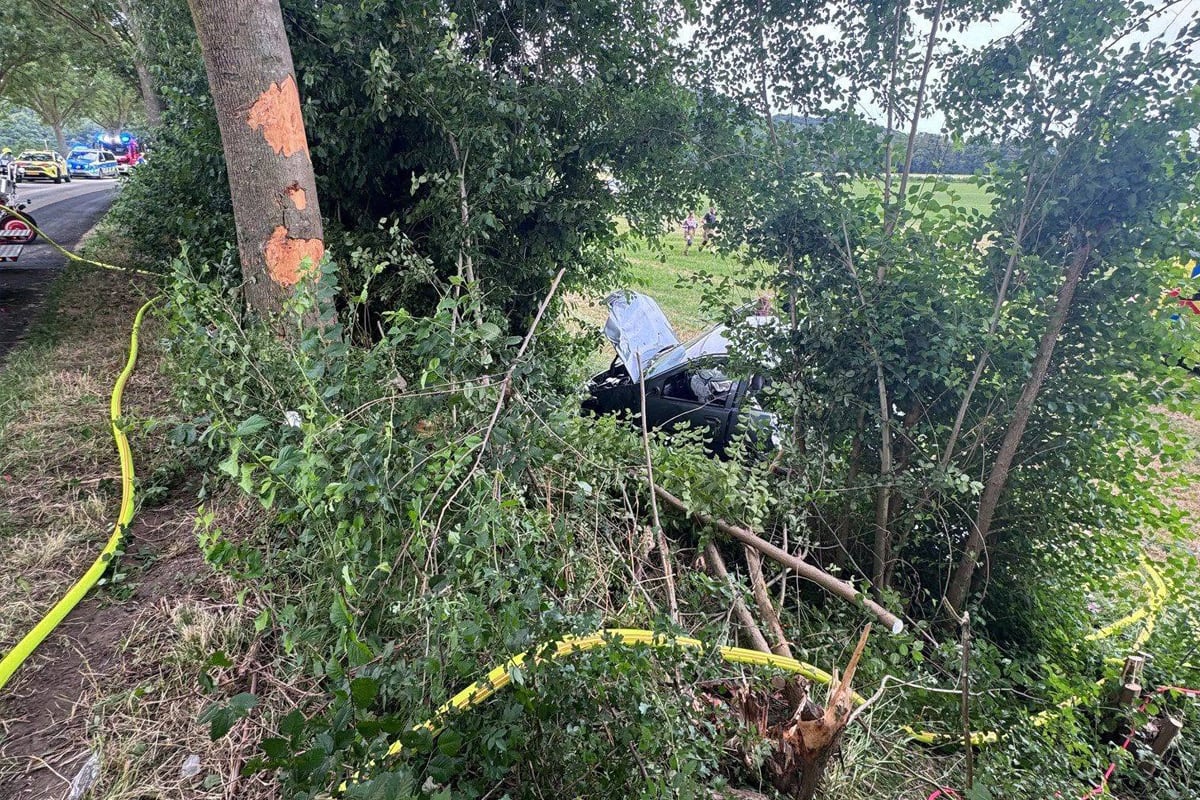 Emmerich – Beifahrerin (22) stirbt nach schwerem Verkehrsunfall