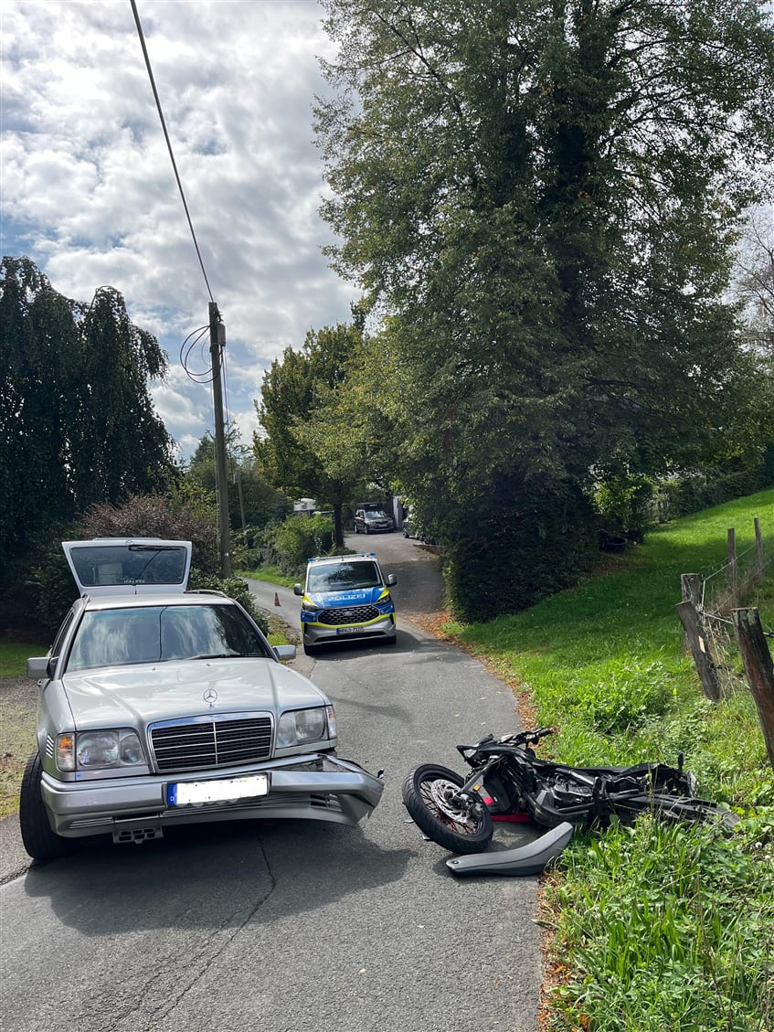 Wipperfürth – Motorradfahrer (16) bei Unfall mit Auto verletzt