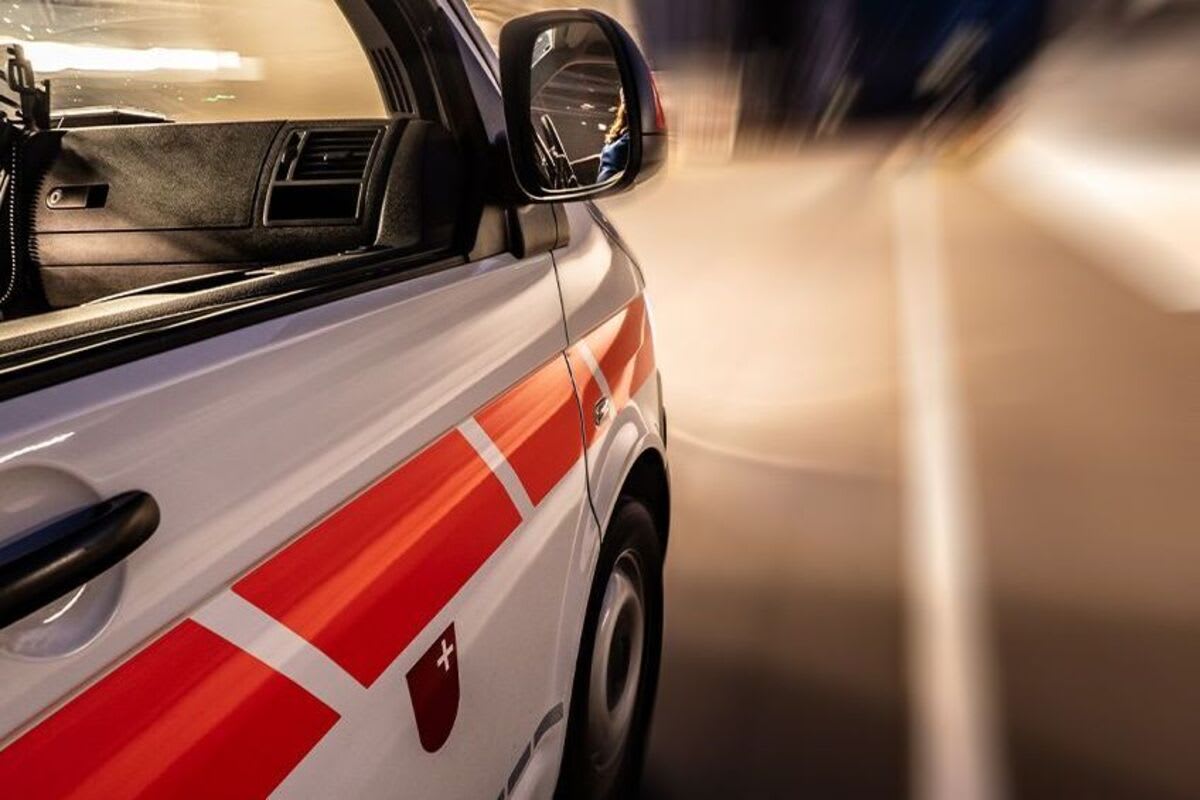 Tuggen SZ – Raser flieht vor Polizeikontrolle