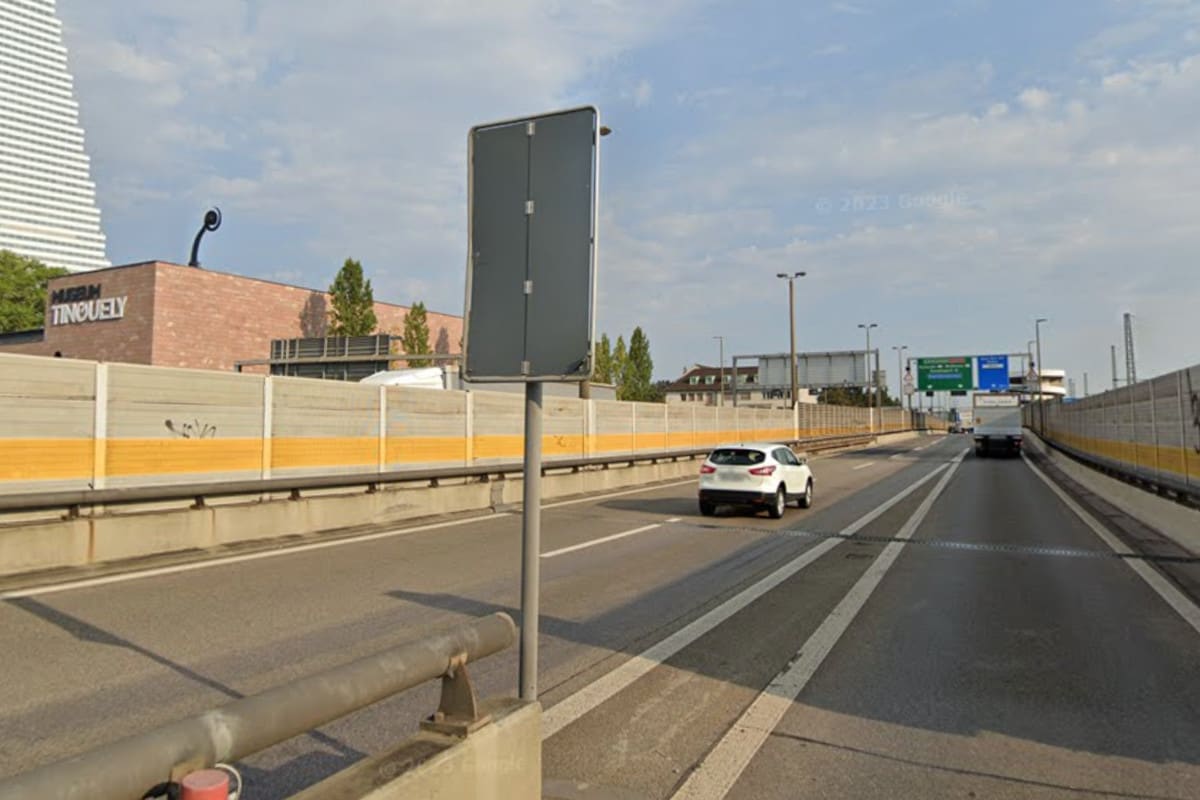 A2 Basel – Sperrung der Autobahn wegen loser Stahlplatte