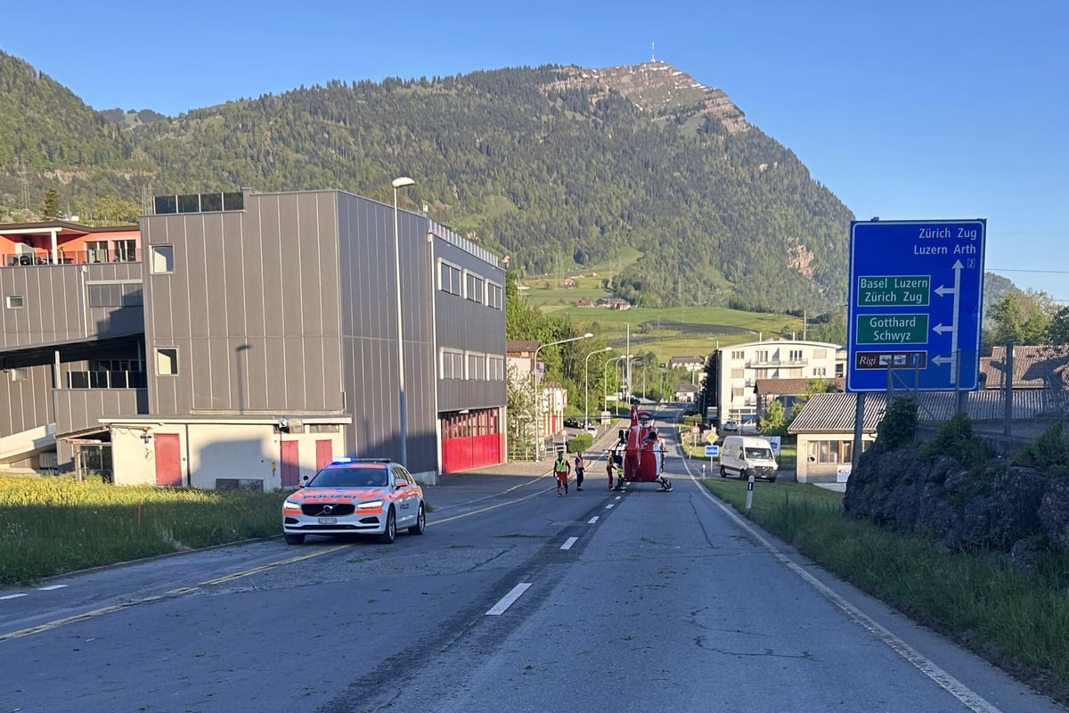 Goldau SZ – E-Biker bei Unfall schwer verletzt