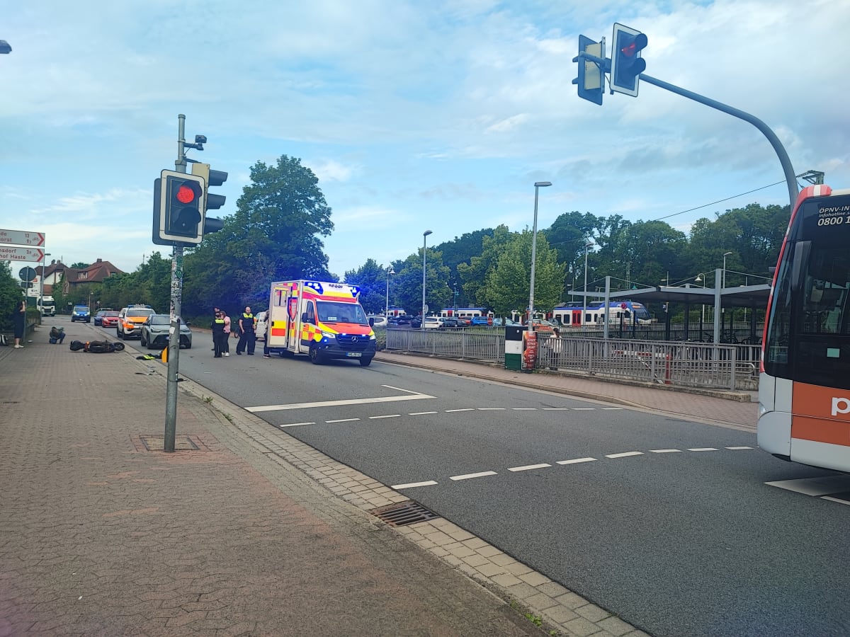 Haste – Rollerfahrerin bei Verkehrsunfall schwer verletzt