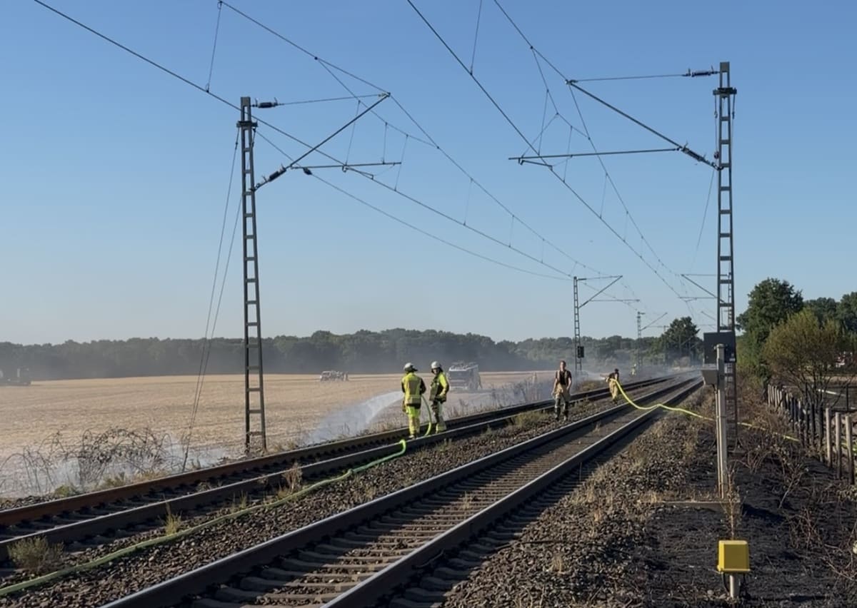 Meerbusch – Kilometerlanger Vegetationsbrand an Bahnstrecke