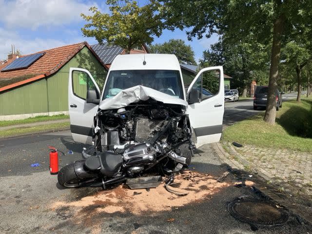 Ahlerstedt – Motorradfahrer stirbt bei Kollision mit Transporter