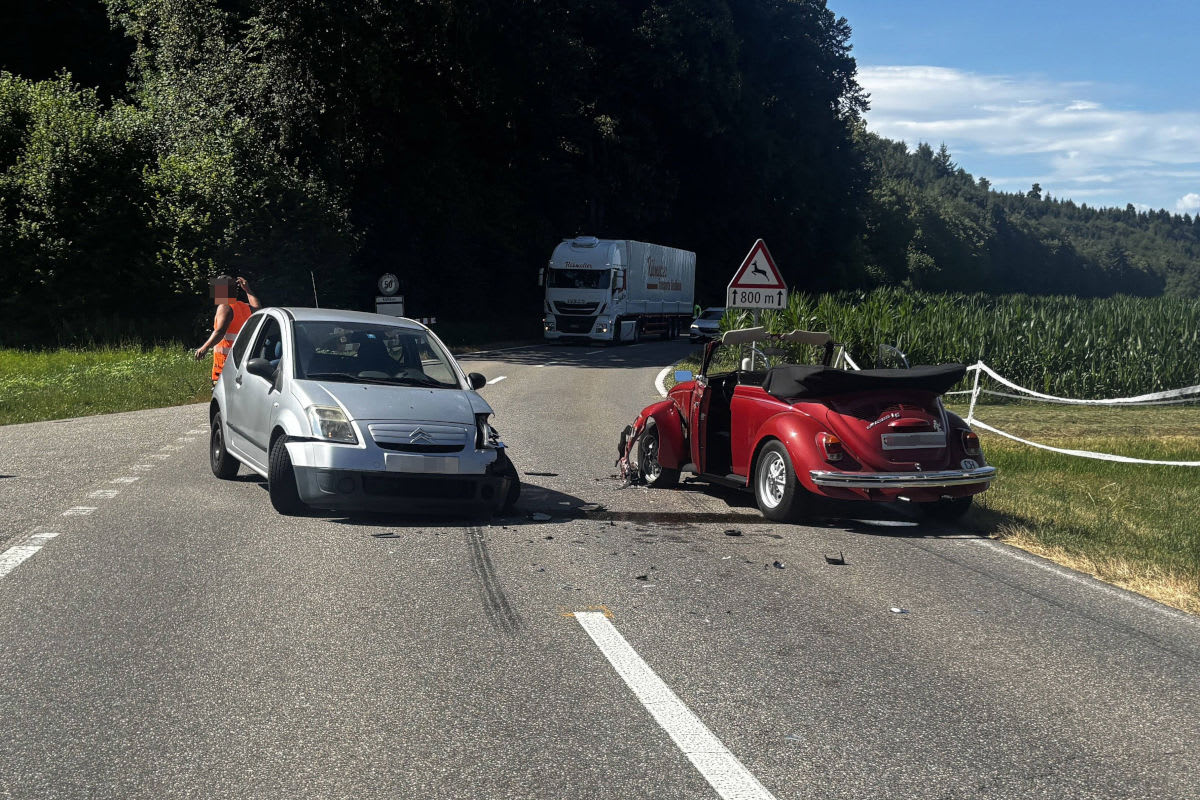 Uerkheim AG – Zwei Automobilisten nach Unfall im Spital