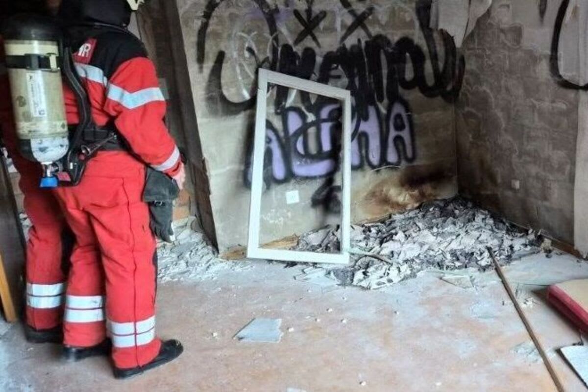 Unbekannte legen Feuer in alter Raststätte Walensee GL 