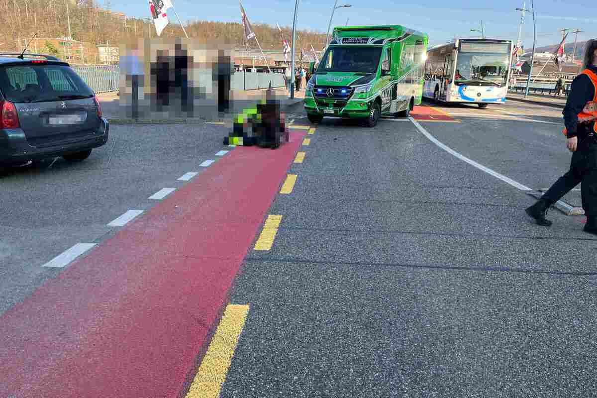 Olten SO – Motorradlenkerin prallt bei Unfall in ein voranfahrendes Auto