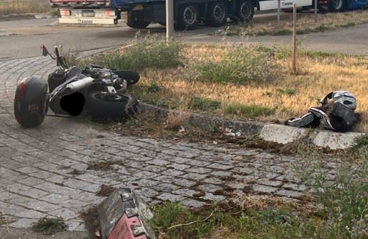Maikammer – Motorradfahrer bei Sturz im Kreisel schwer verletzt