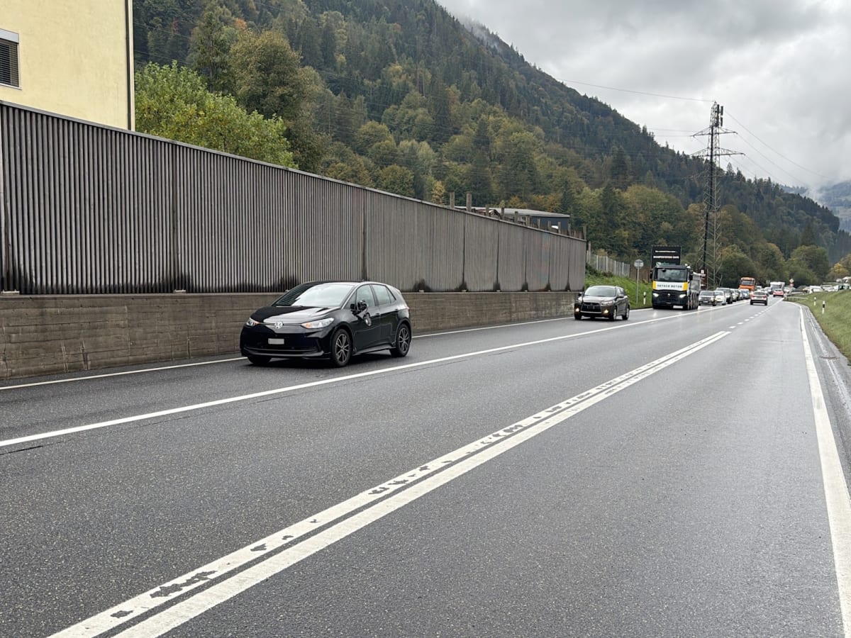 Schiers GR – Weisser BMW nach Streifkollision gesucht