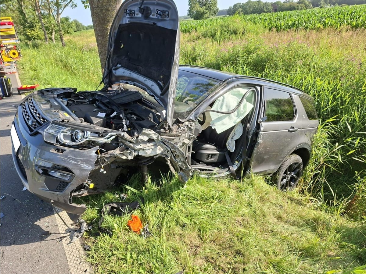 Wilhelmshaven – Drei Schwerverletzte bei Unfall im Gegenverkehr