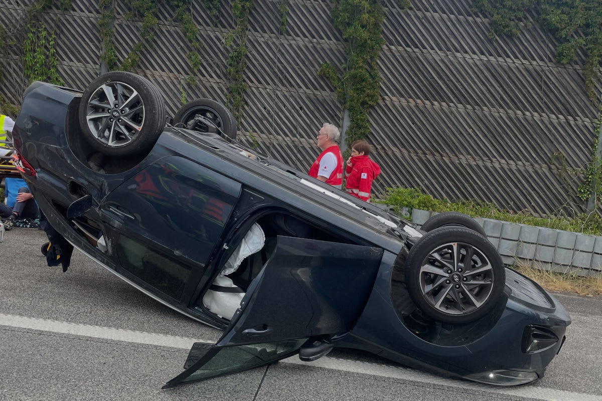 Eberstalzell – Auto überschlägt sich nach Unfall auf der A1