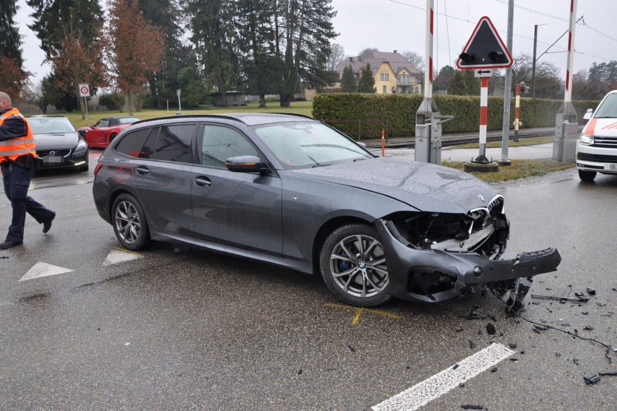Kollision in Feldbrunnen SO - Autolenker im BMW übersieht Motorradfahrer