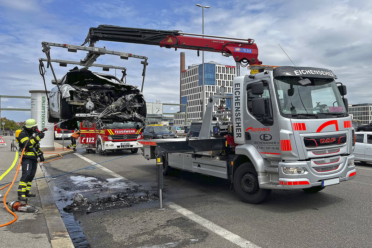 Donnersbergerbrücke BY - Maserati in Brand 