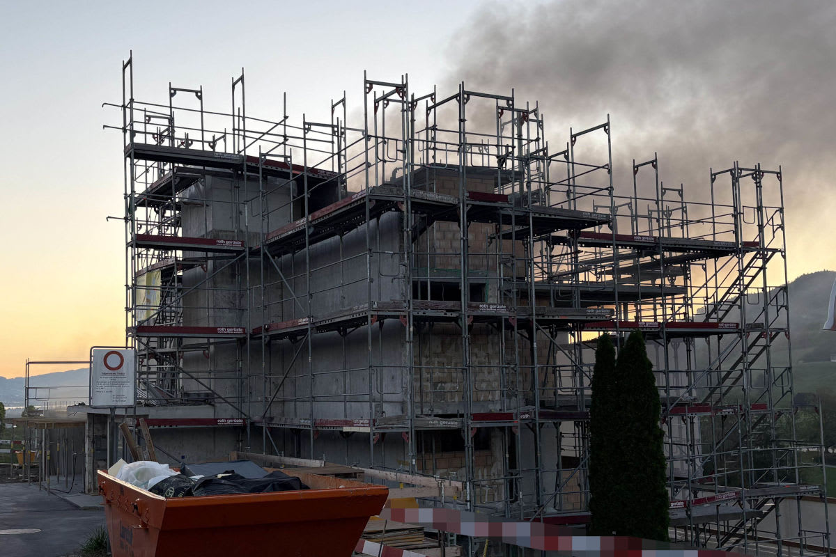 Wollerau SZ – Technischer Defekt löst Brand auf Baustelle aus