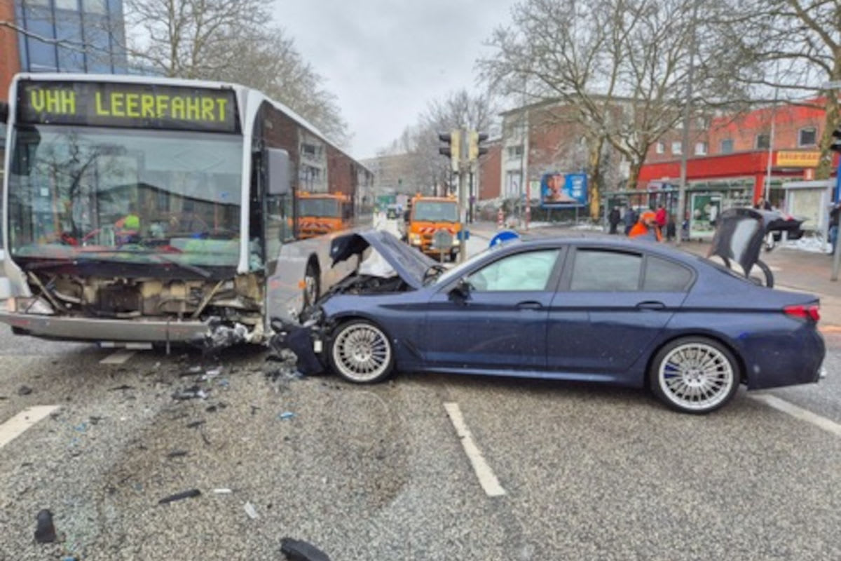 Pinneberg – Sieben Verletzte nach Unfall mit Linienbus