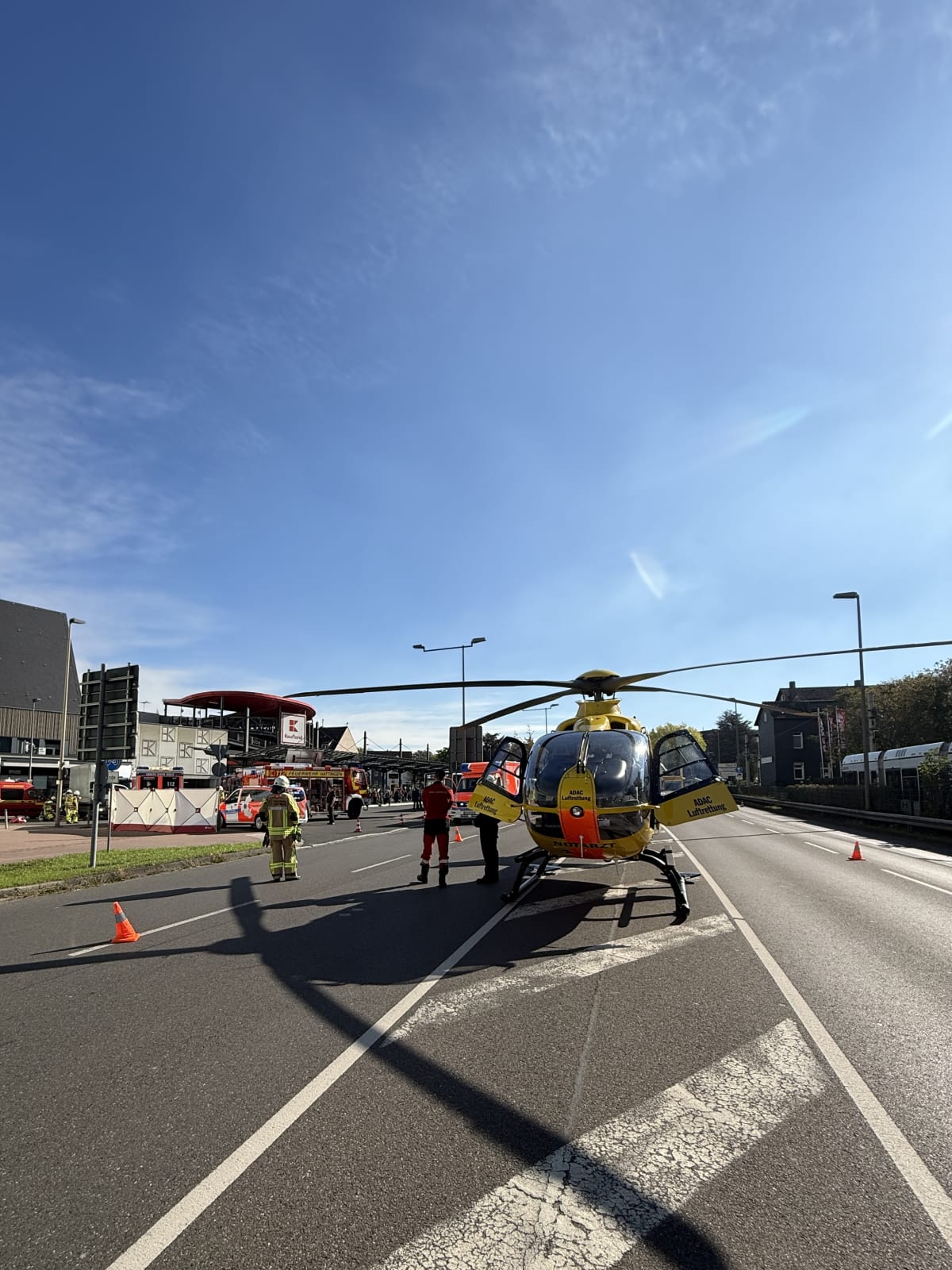 Hattingen – Frau (87) unter Lkw eingeklemmt und schwer verletzt