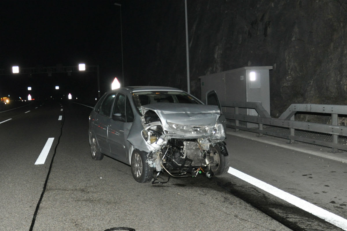 Belchensüd/A2: 31-Jährige baut nach Sekundenschlaf Selbstunfall