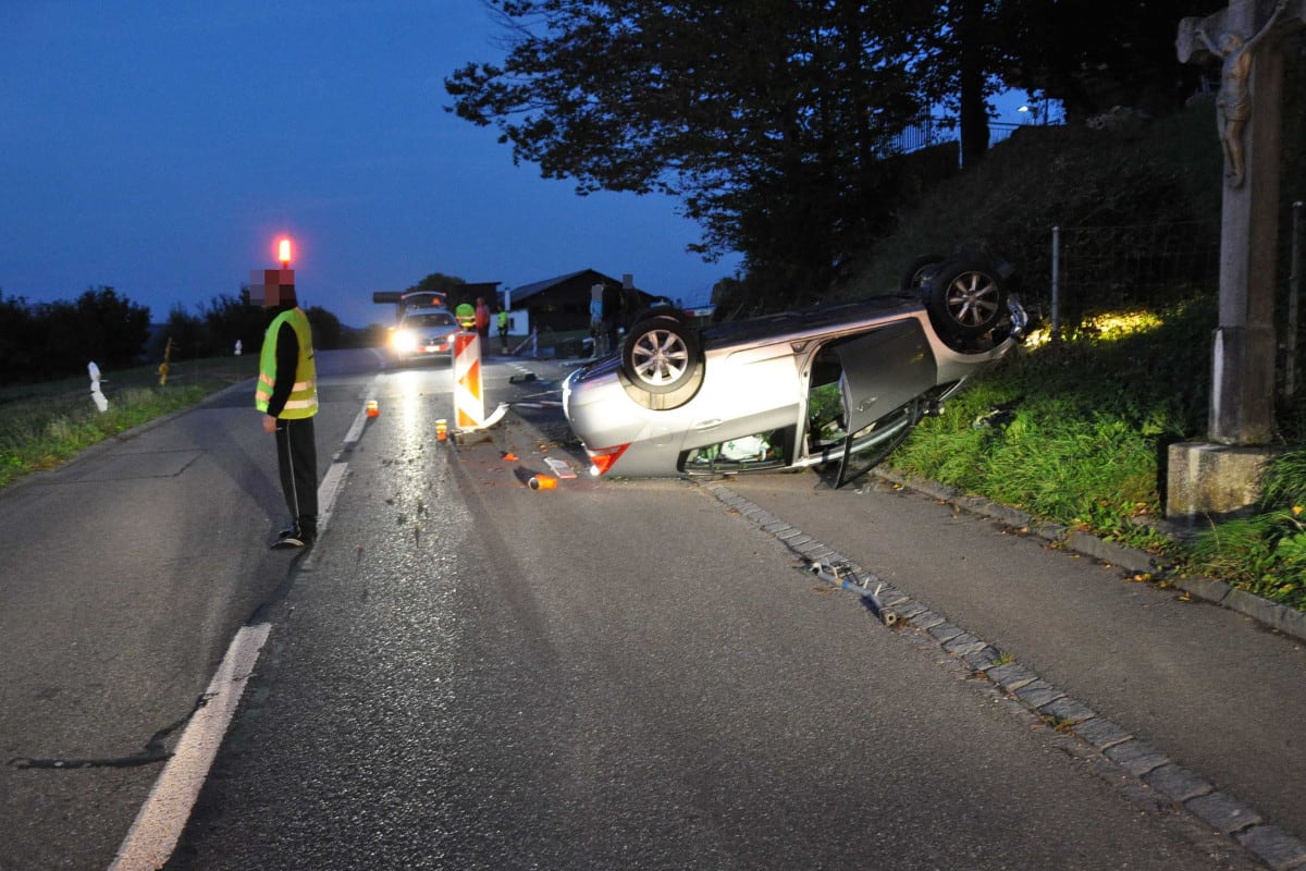 Rodersdorf SO - Nach Sekundenschlaf mit Auto überschlagen