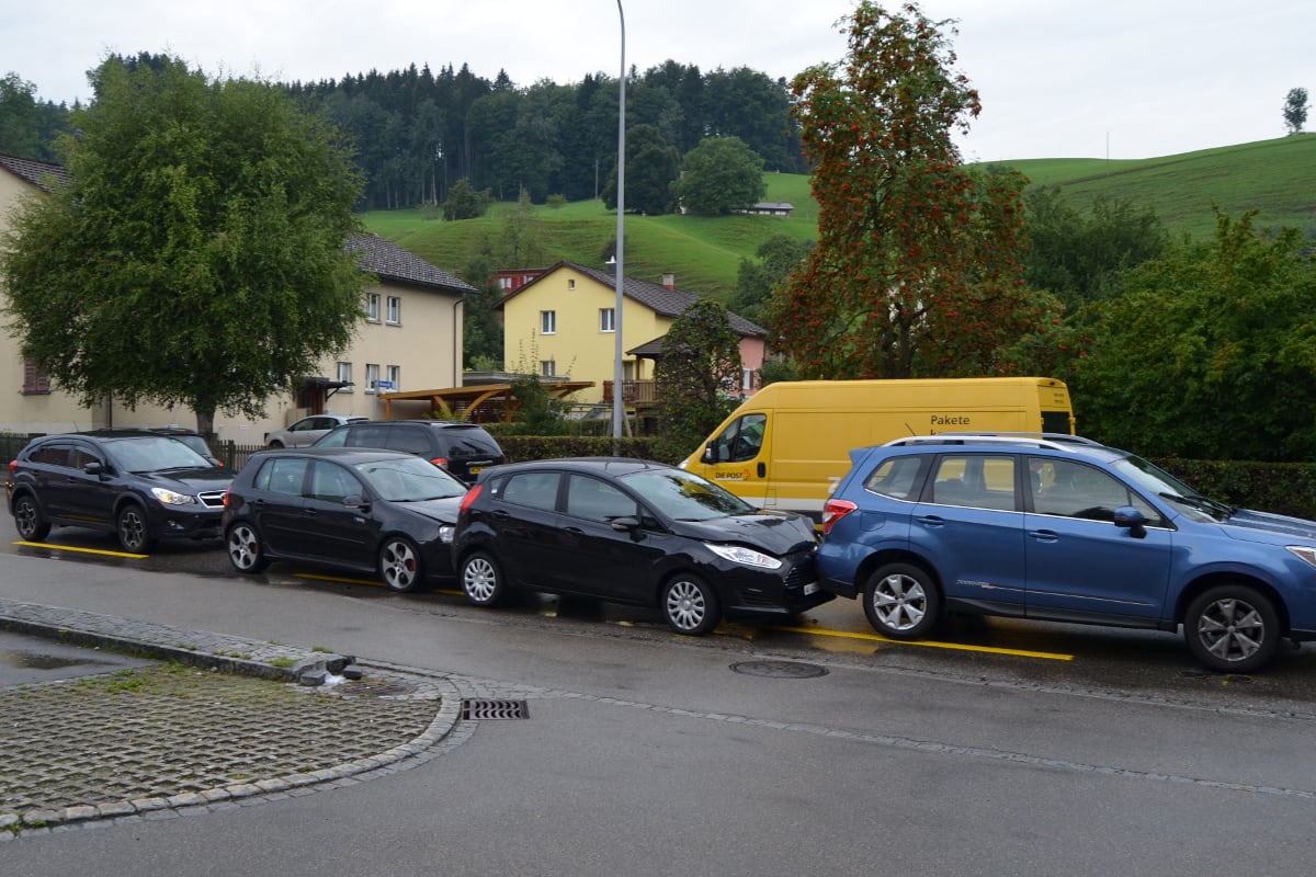 Auffahrkollision mit vier Autos in Herisau